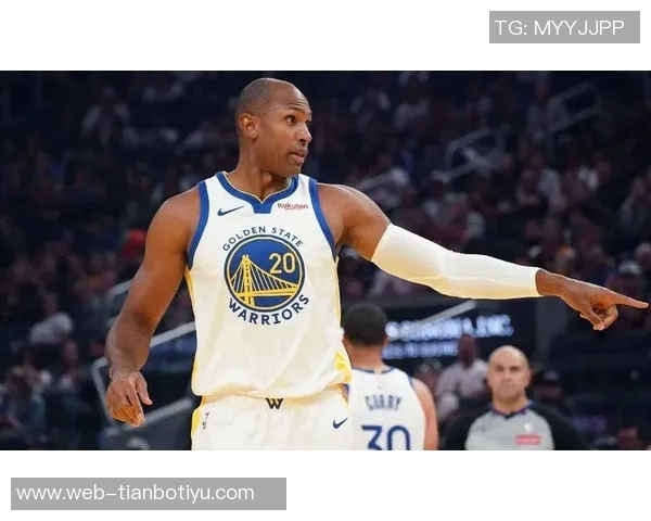 比尔首场比赛表现出色上半场完美命中率贡献12分2篮板正负值5